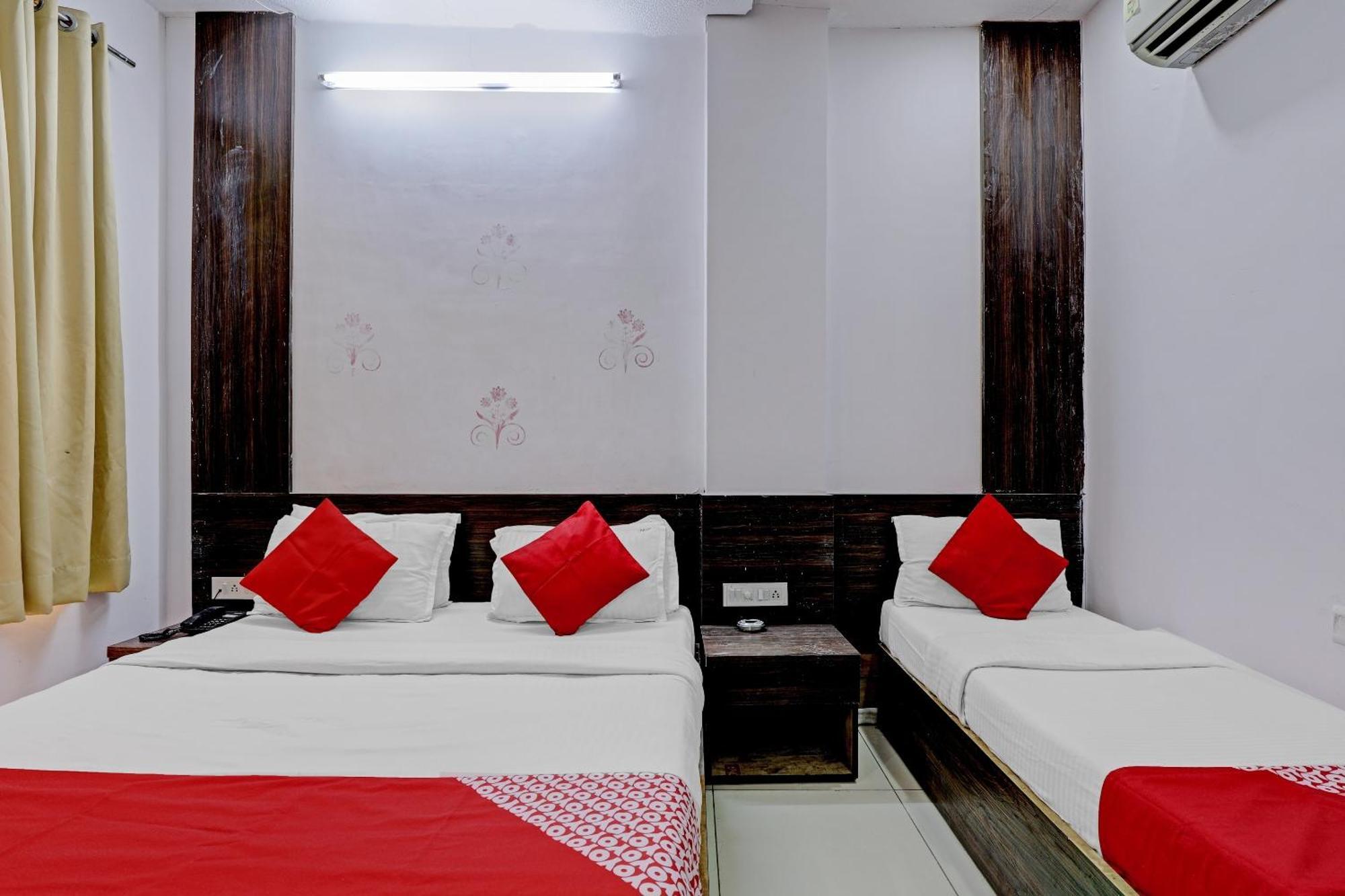 Oyo 11649 Hotel Mahima Gándhínagar Exteriér fotografie