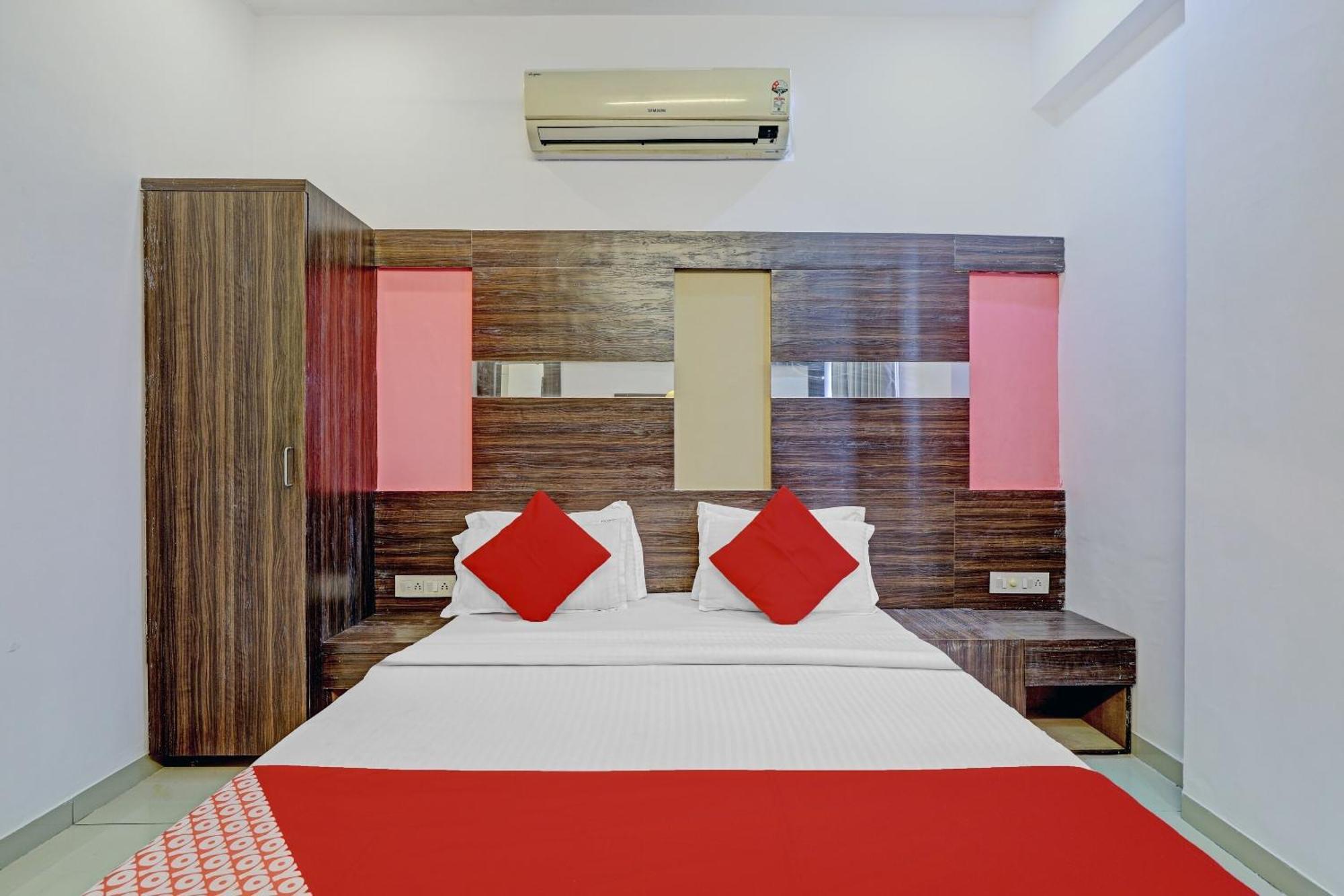 Oyo 11649 Hotel Mahima Gándhínagar Exteriér fotografie